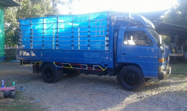 ขาย6ล้อคอกบรรทุก อีซูซูnpr115 ช่วง4.30เมตร แชชซีสวยเครื่องดี พร้อมคอกเสริมข้าง ภายในสวย ครบพร้อมวิ่งงาน