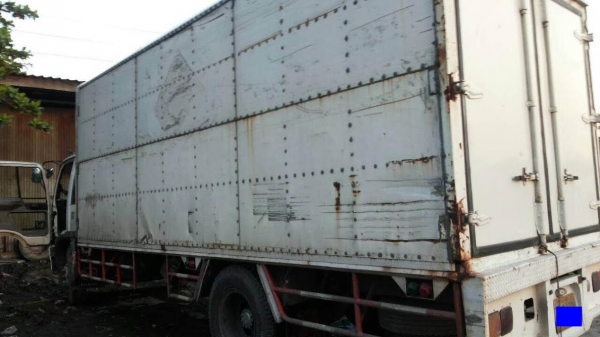 ขายรถหกล้อตู้ปีกนก HINO 212แรงม้า ปี2545 เครื่องเดิม เกียร์เดิม สวยจัด รถห้างพร้อมใช้