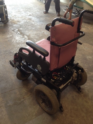 ขายวิลเเชร์ไฟฟ้าเก่าญี่ปุ่นคันที่ 1 ขายราคา 45,000บาท 0835662999 LineID:hs4trp