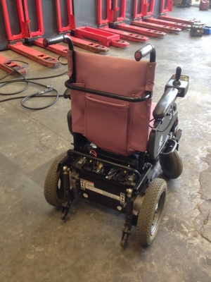 ขายวิลเเชร์ไฟฟ้าเก่าญี่ปุ่นคันที่ 1 ขายราคา 45,000บาท 0835662999 LineID:hs4trp