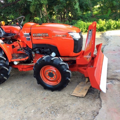ขายรถไถคูโบต้า L3608 ทำงาน 600 ชั่วโมงสภาพสวย พร้อมอุปกรณ์ดันดินหน้าและผานพรวน ขายราคา 298,000 บาทค่ะ สนใจโทรสอบถามได้ที่เบอร์ 081-9136451 คุณโบว์