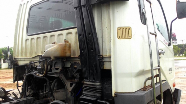 ขาย มิตซู ฟูโซ่ M6 ปี 49 พร้อมใช้ครับ