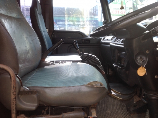 ขายสิบล้อดั้ม 270 ยูโรทู