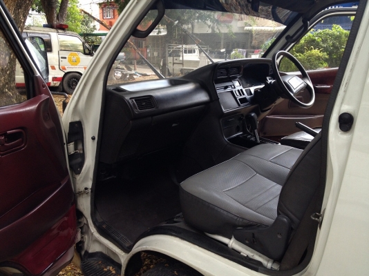 ขาย รถตู็TOYOTA SUPER CUSTOM  เครื่อง 3S  2,000 cc.  ออโต้  กระจกไฟฟ้า