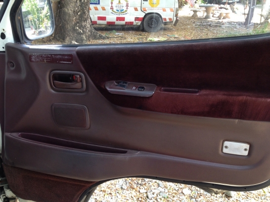 ขาย รถตู็TOYOTA SUPER CUSTOM  เครื่อง 3S  2,000 cc.  ออโต้  กระจกไฟฟ้า