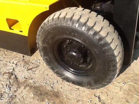 รถยก3ตันkomutsu 30 สภาพดีพร้อมใช้ติดแก๊สใหม่ประหยัด ราคาถูกๆครับ