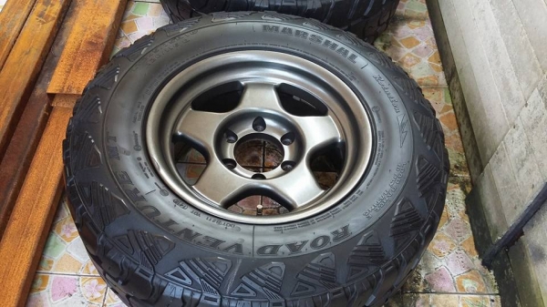 ขายล้อลาย เบรดเล่ 16x8 off 0 สีเทา ดำ พร้อมยางมัด 245/75/16 ปี 12 ราคา หมื่นนิดๆ ขายล้อลาย เบรดเล่ 16x8 off 0 สีเทา ดำ พร้อมยางมัด 245/75/16 ปี 12 ราคา หมื่นนิดๆ