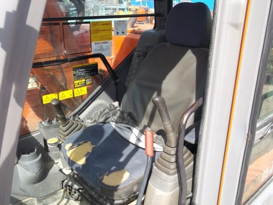 แบคโฮ Hitachi ZX135US #HCM1SC00T00069546 รถนำเข้าจากญี่ปุ่น รถสวยสภาพดี ไม่เคยใช้งานในไทย ติดต่อ ใหม่ 061-4194022