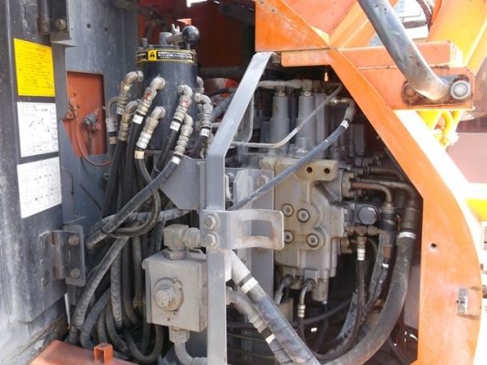 แบคโฮ Hitachi ZX135US #HCM1SC00T00069546 รถนำเข้าจากญี่ปุ่น รถสวยสภาพดี ไม่เคยใช้งานในไทย ติดต่อ ใหม่ 061-4194022