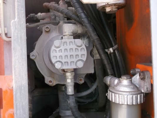 แบคโฮ Hitachi ZX135US #HCM1SC00T00069546 รถนำเข้าจากญี่ปุ่น รถสวยสภาพดี ไม่เคยใช้งานในไทย ติดต่อ ใหม่ 061-4194022