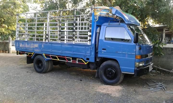 ขายรถ6ล้อ NPR115แรง ยาว4.30เมตร สภาพพร้อมใช้งาน เอกสารพร้อมโอน สนใจโทร 090-8588220คุณนะ 093-3258446คุณบิว หรือเข้าดูสินค้าอื่นๆได้ที่ www.truck.in.th/498 หรือเพจFacebook ณรงค์ ซื้อขายรถมือสอง (เว็บไซต์ส่วนตัว) หรือFacebook ตลาดรถมือสอง คุณนะ