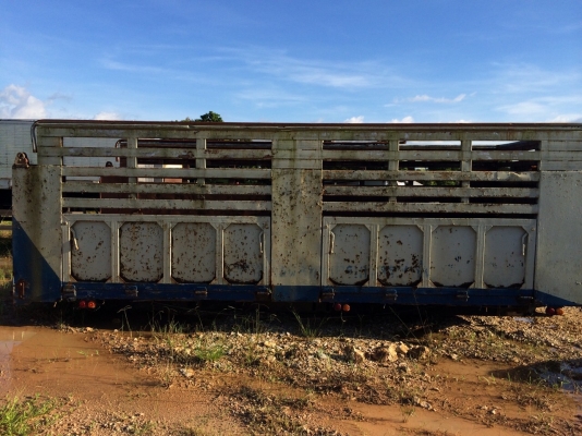 กระบะดั้ม10ล้อ ตามสภาพ..มีกระบะ คัสซีเทียม กระบอกยก ปั้มปั่น