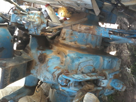 ขายรถไถ FORD 6610 เสื้อลาย ปั้มกลม ไอดีโต เครื่องปั้มดี หางสามดันหน้า เอกสารสัญญาซื้อขาย