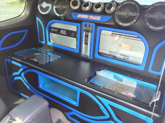 STRADA GRANDIS สตาด้าแค็ป เครื่อง 2500 GL ปี 2005 พร้อมเครื่องชุดใหญ่ ดอก 12 นิ้ว มีจอ เครื่องเล่น  แม็กขอบ 17  ยางใหม่ พวงมาลัยเพาเวอร์  วิ่งแสนกว่าโล  เครื่องดี ขับดี