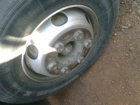 ขายหกล้อ ISUZU NQR "EURO 2 " ปี 49 เทอร์โบแอร์พวงมาลัยพาเวอร์ ยาว 5.50 ม กะบะไม้คอกแป๊บ ยางเรเดียล