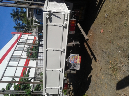 ขายหกล้อ ISUZU NQR "EURO 2 " ปี 49 เทอร์โบแอร์พวงมาลัยพาเวอร์ ยาว 5.50 ม กะบะไม้คอกแป๊บ ยางเรเดียล