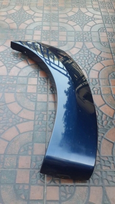 โปร่งกาบข้าง Toyoto wish ชิ้นล่างหลังซ้ายตัวติดกันชนหลัง