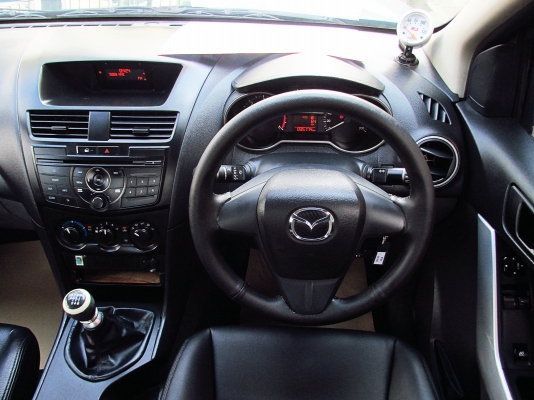 ฟรีดาวน์ 10,000 ออกรถ MAZDA BT-50 PRO 2.2 HI-RACER MT ปี2012