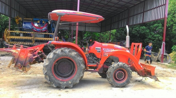 ขายรถไถ KUBOTA L3608 สภาพดีเดิมๆพร้อมใช้งาน อุปกรณ์ครบ 3 ชิ้นมีพร้อมดันหน้า ผานพรวนและ โรตารี่