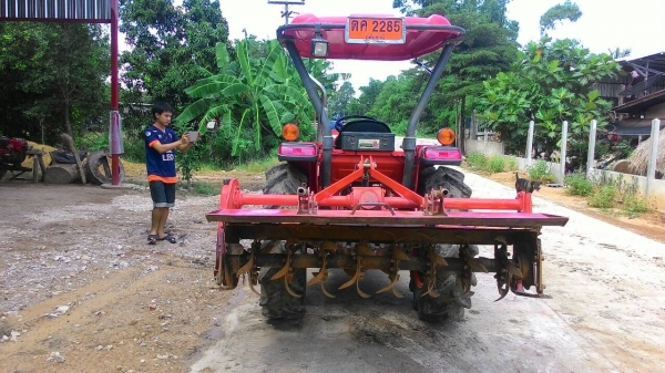 ขายรถไถ KUBOTA L3608 สภาพดีเดิมๆพร้อมใช้งาน อุปกรณ์ครบ 3 ชิ้นมีพร้อมดันหน้า ผานพรวนและ โรตารี่