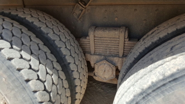 รถนิสสัน 10 ล้อดั้ม WM454M  320 แรงม้า. ปี 49.  ( ขาย แม่ , ลูก )     สนใจติดต่อ  081 - 6079515