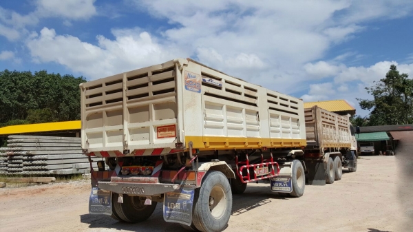 รถนิสสัน 10 ล้อดั้ม WM454M  320 แรงม้า. ปี 49.  ( ขาย แม่ , ลูก )     สนใจติดต่อ  081 - 6079515