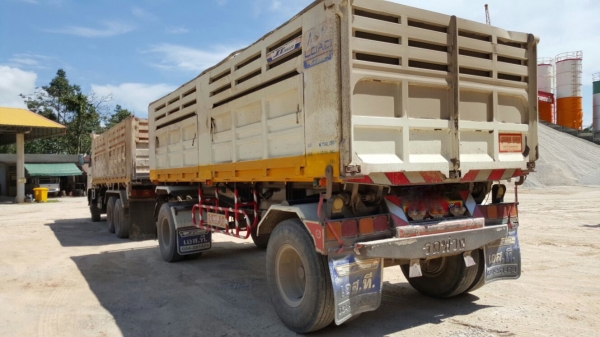 รถนิสสัน 10 ล้อดั้ม WM454M  320 แรงม้า. ปี 49.  ( ขาย แม่ , ลูก )     สนใจติดต่อ  081 - 6079515