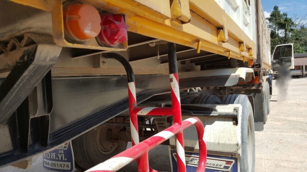 รถนิสสัน 10 ล้อดั้ม WM454M  320 แรงม้า. ปี 49.  ( ขาย แม่ , ลูก )     สนใจติดต่อ  081 - 6079515