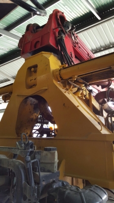 รถ ยิงปูน. ( นิสสัน ) 10 ล้อ UD / CWM430M / 290 แรงม้า. ปี 48.    สนใจติดต่อ  081 - 6079515