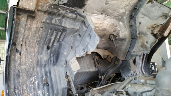 รถ ยิงปูน. ( นิสสัน ) 10 ล้อ UD / CWM430M / 290 แรงม้า. ปี 48.    สนใจติดต่อ  081 - 6079515