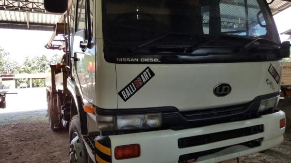 รถ ยิงปูน. ( นิสสัน ) 10 ล้อ UD / CWM430M / 290 แรงม้า. ปี 48.    สนใจติดต่อ  081 - 6079515