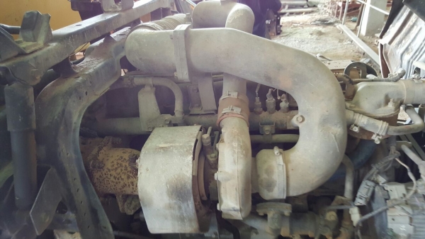 รถ ยิงปูน. ( นิสสัน ) 10 ล้อ UD / CWM430M / 290 แรงม้า. ปี 48.    สนใจติดต่อ  081 - 6079515