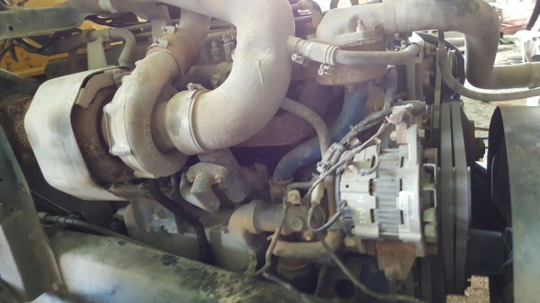 รถ ยิงปูน. ( นิสสัน ) 10 ล้อ UD / CWM430M / 290 แรงม้า. ปี 48.    สนใจติดต่อ  081 - 6079515