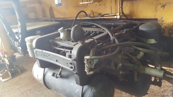 รถ ยิงปูน. ( นิสสัน ) 10 ล้อ UD / CWM430M / 290 แรงม้า. ปี 48.    สนใจติดต่อ  081 - 6079515