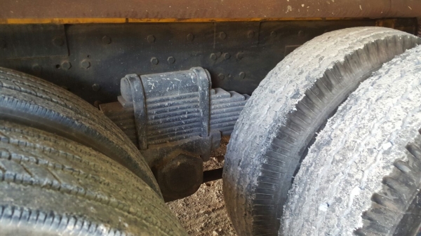 รถ ยิงปูน. ( นิสสัน ) 10 ล้อ UD / CWM430M / 290 แรงม้า. ปี 48.    สนใจติดต่อ  081 - 6079515