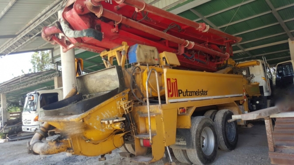 รถ ยิงปูน. ( นิสสัน ) 10 ล้อ UD / CWM430M / 290 แรงม้า. ปี 48.    สนใจติดต่อ  081 - 6079515