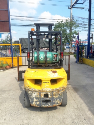 -:-*&bull;*ข า ย ร ถ ย ก นำ เ ข้ า*&bull;*-:-KOMATSU FG30-17 เสาสูง4เมตร ออโต้ เครื่องเบนซิล+แก๊ส สนใจติดต่อ 083-062-0223(ปอนด์)