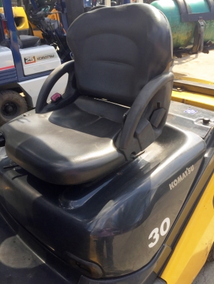 -:-*&bull;*ข า ย ร ถ ย ก นำ เ ข้ า*&bull;*-:-KOMATSU FG30-17 เสาสูง4เมตร ออโต้ เครื่องเบนซิล+แก๊ส สนใจติดต่อ 083-062-0223(ปอนด์)