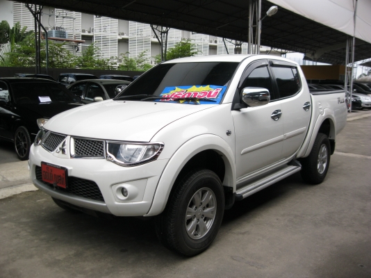 ฟรีดาวน์ 4ประตู ปี2013 สนใจโทรเลยจ้า  097-107-8777