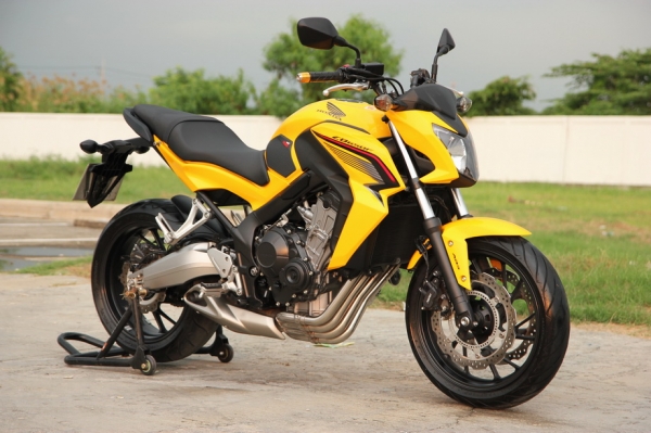 <<ดาวน์ 37,000>>ขาย HONDA CB650F ปี 2014 สภาพนางฟ้า ทะเบียนพร้อมโอน
