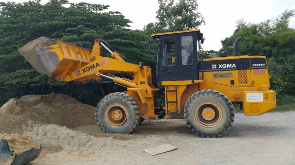 ขายรถตักล้อยาง XGMA รุ่น.KG932.lll ดิสเบรคหน้า หลัง 2 เพลา ใช้งานแค่ 3400 ช.ม เครื่อง ปั้มดี ราคา.750000 ต่อรอง สนใจรีบจองด่วน