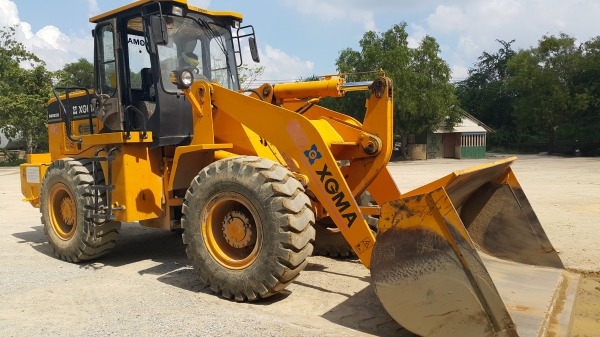 ขายรถตักล้อยาง XGMA รุ่น.KG932.lll ดิสเบรคหน้า หลัง 2 เพลา ใช้งานแค่ 3400 ช.ม เครื่อง ปั้มดี ราคา.750000 ต่อรอง สนใจรีบจองด่วน