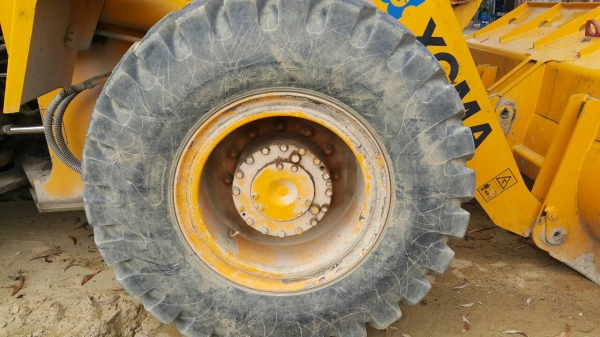 ขายรถตักล้อยาง XGMA รุ่น.KG932.lll ดิสเบรคหน้า หลัง 2 เพลา ใช้งานแค่ 3400 ช.ม เครื่อง ปั้มดี ราคา.750000 ต่อรอง สนใจรีบจองด่วน