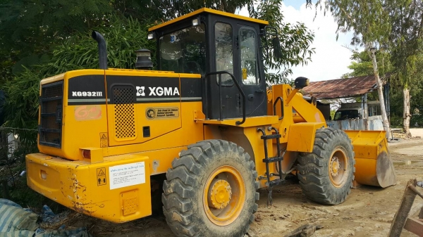 ขายรถตักล้อยาง XGMA รุ่น.KG932.lll ดิสเบรคหน้า หลัง 2 เพลา ใช้งานแค่ 3400 ช.ม เครื่อง ปั้มดี ราคา.750000 ต่อรอง สนใจรีบจองด่วน