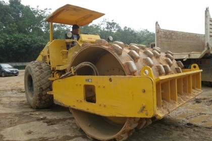 รถบดสั่นเสทือน SAKAI SV512D -2เพลาเปลือกเดียวใช้งาน6500ช.มเครื่องISUZU