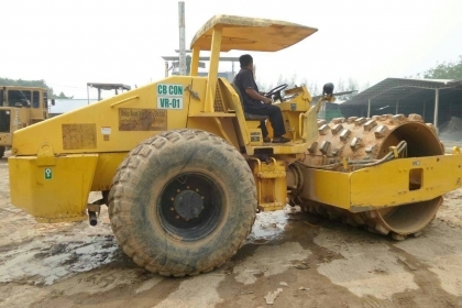 รถบดสั่นเสทือน SAKAI SV512D -2เพลาเปลือกเดียวใช้งาน6500ช.มเครื่องISUZU