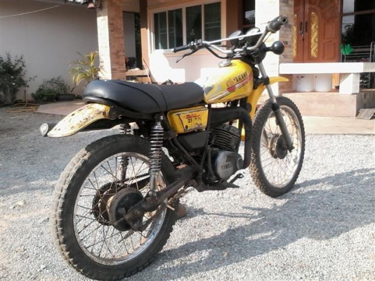 ขาย DT100 มีเล่มไม่มีชุดโอนภาษีขาดเครื่องดีรถเดิมแห้งๆคันสตาร์ทคันเกียร์โครงไม่เชื่อมเหมาะเอาไปปั้นต่อ ขาย 8900 บาท