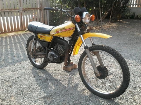 ขาย DT100 มีเล่มไม่มีชุดโอนภาษีขาดเครื่องดีรถเดิมแห้งๆคันสตาร์ทคันเกียร์โครงไม่เชื่อมเหมาะเอาไปปั้นต่อ ขาย 8900 บาท