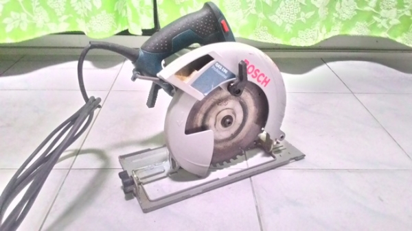 เลื่อนวงเดือนไฟฟ้า bosch ขนาดใบ 7 นิ้ว มีใบพร้อมใช้งานครับ