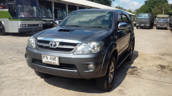 3.0d4x4รถสวยๆเดิมๆมือเดียวไม่เคยชนไม่เคยทำสีสักชิ้นเข็คศูนย์ตลอด